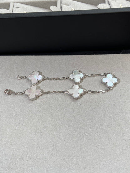 [⭐Corinne]CLOVER WHITE PEARL MOP 5 MOTIF BRACELET COLLECTION