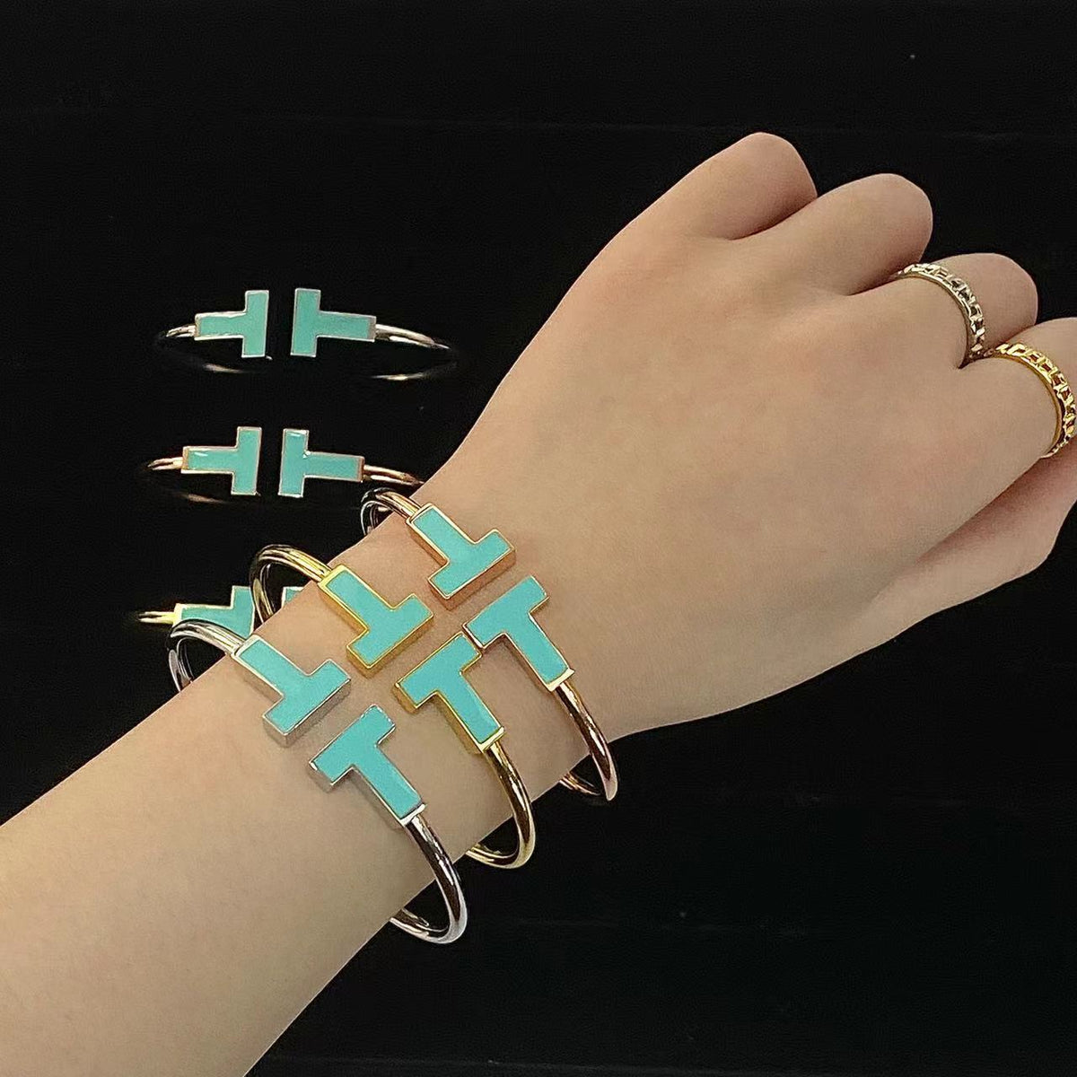 [Corinne]T WIDE TURQUOISE OPEN BRACELET