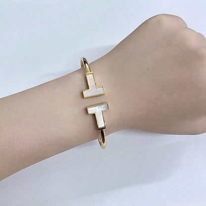 [Corinne]T WIDE MOP OPEN BRACELET