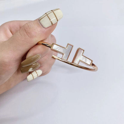 [Corinne]T WIDE MOP OPEN BRACELET
