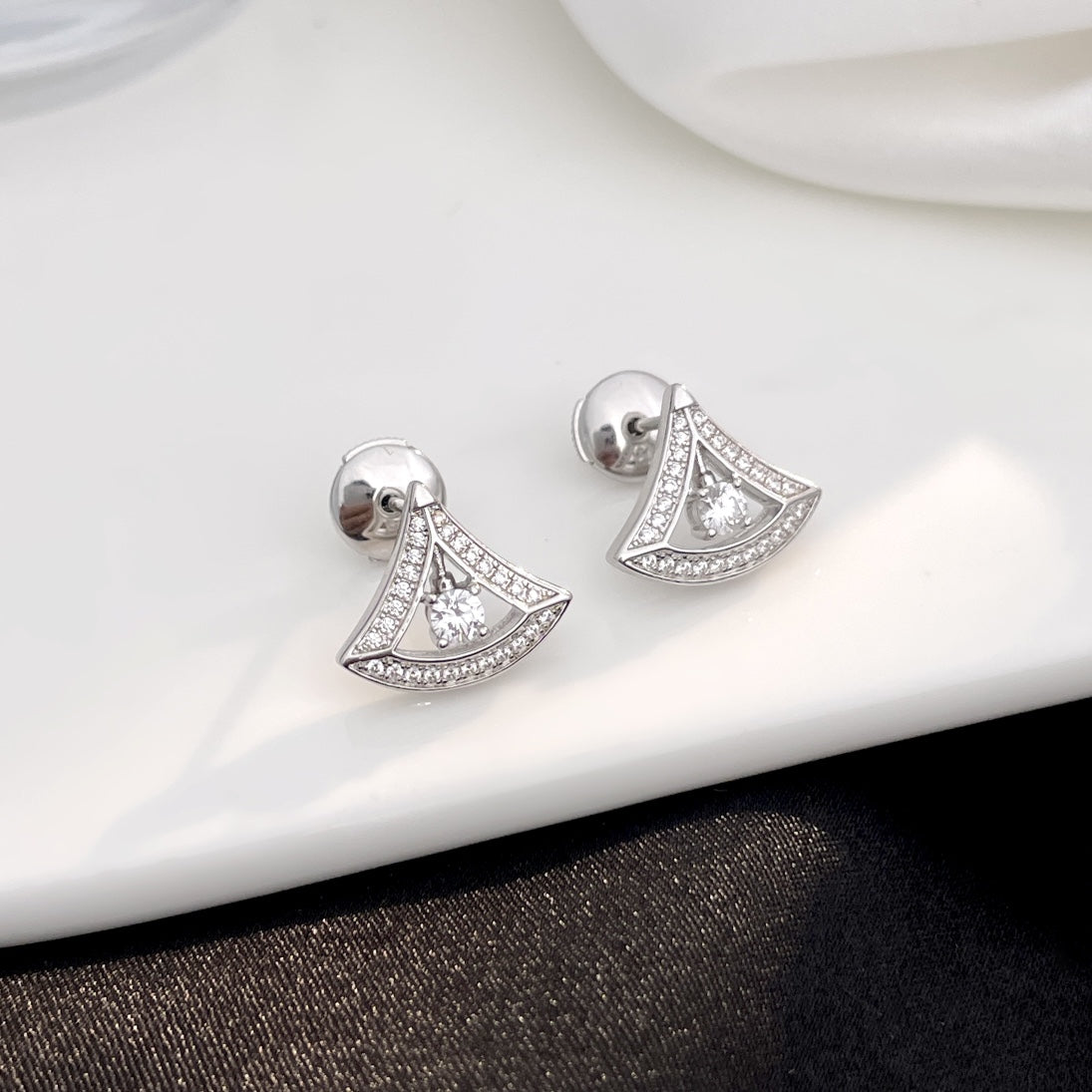 [⭐Corinne]DREAM MINI DIAMOND STUD EARRINGS