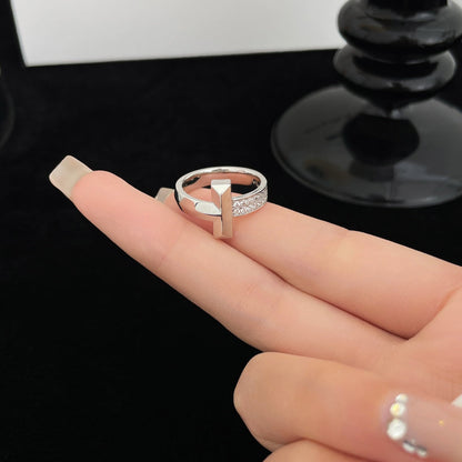 [Corinne]T WIDE DIAMOND RING
