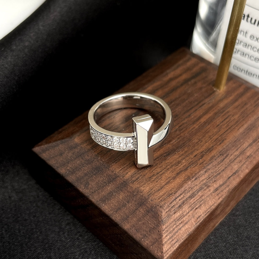 [Corinne]T WIDE DIAMOND RING