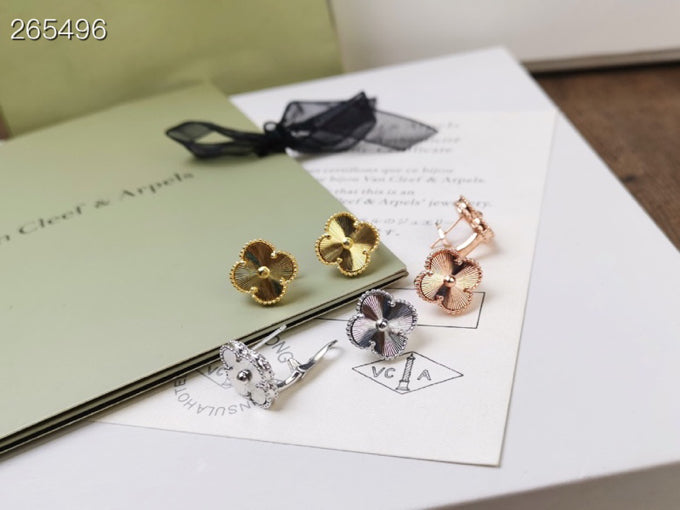 [⭐Corinne]CLOVER MEDIUM STUD EARRINGS