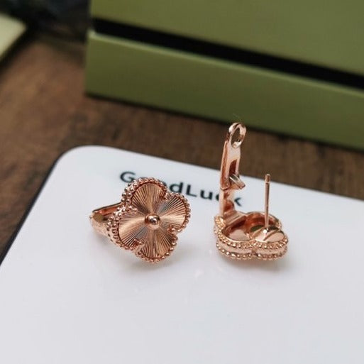 [⭐Corinne]CLOVER MEDIUM STUD EARRINGS