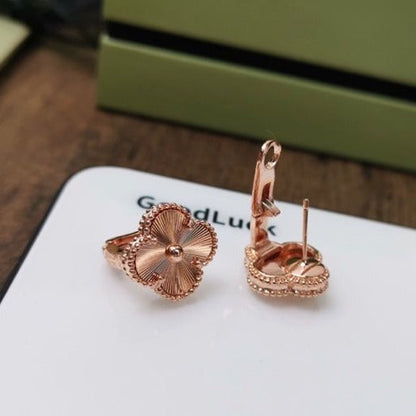 [⭐Corinne]CLOVER MEDIUM STUD EARRINGS