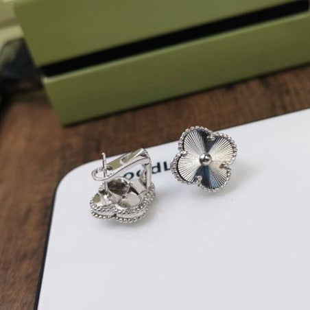[⭐Corinne]CLOVER MEDIUM STUD EARRINGS