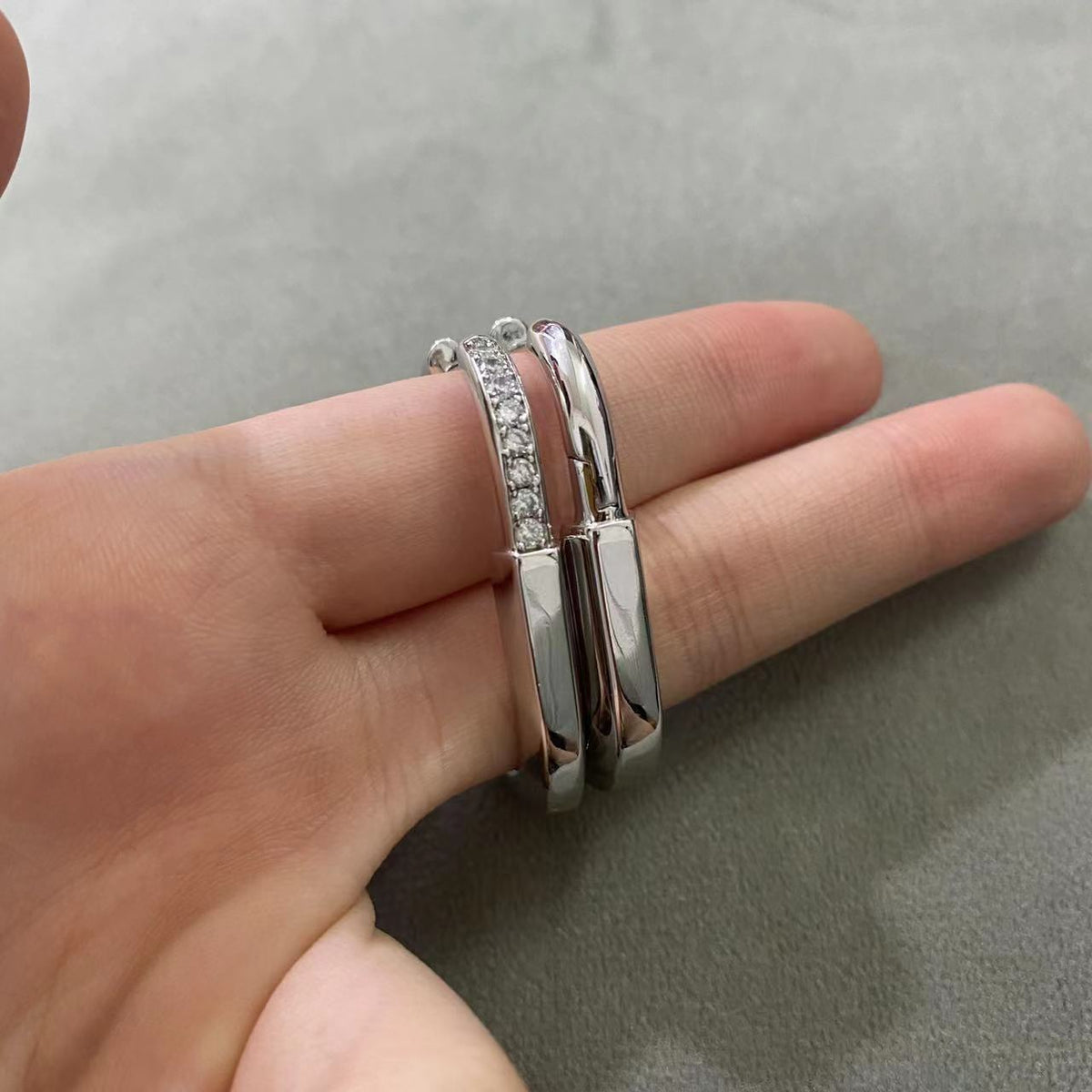 [Corinne]LOCK MEDIUM DIAMNOND EARRINGS