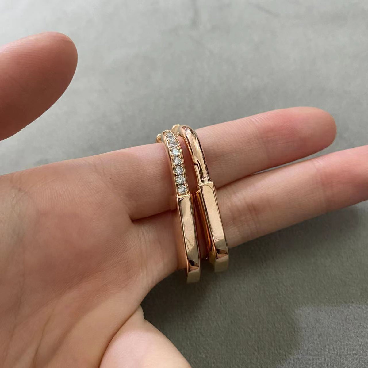 [Corinne]LOCK MEDIUM DIAMNOND EARRINGS