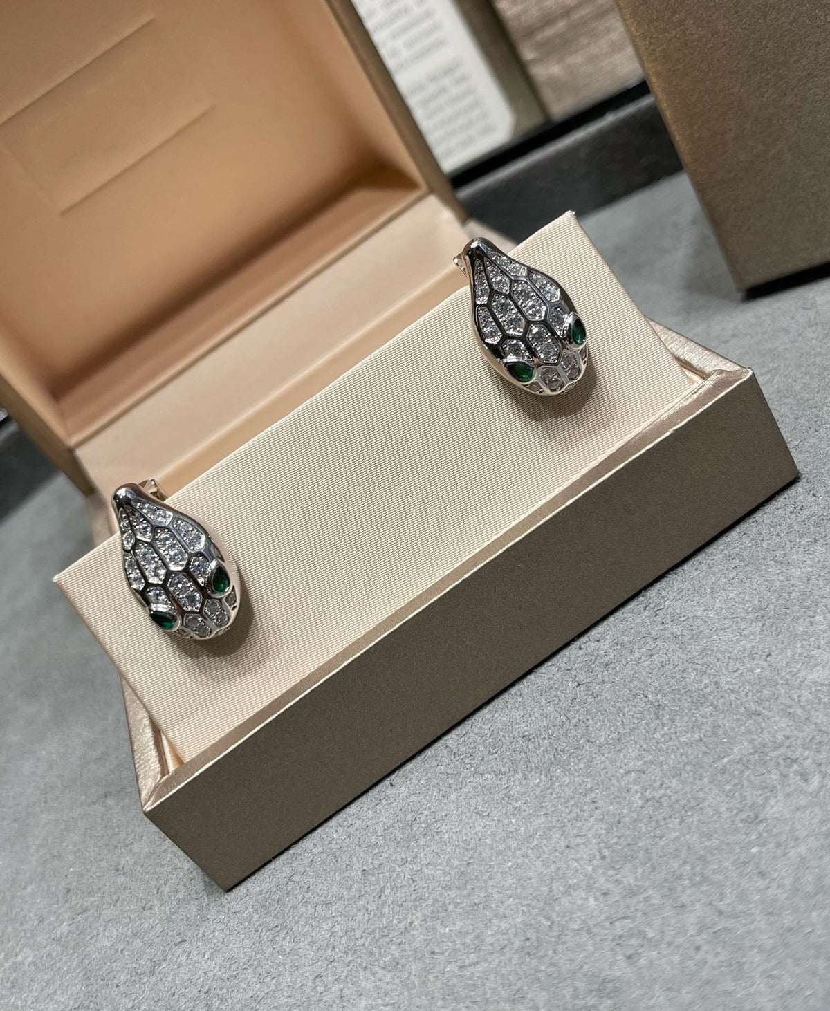 [⭐Corinne]SERPENT DIAMOND STUD EARRINGS