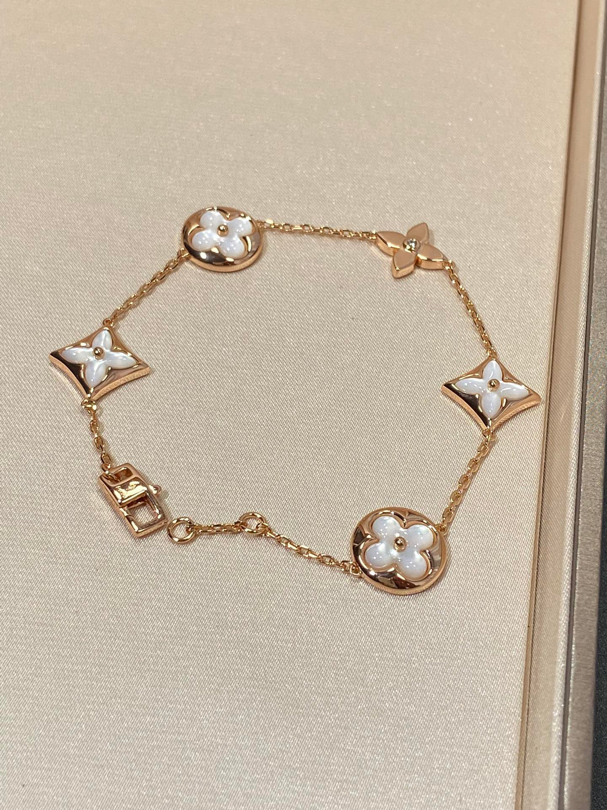[⭐Corinne]STAR AND SUN 5 MOTIF MOP PINK GOLD BRACELET