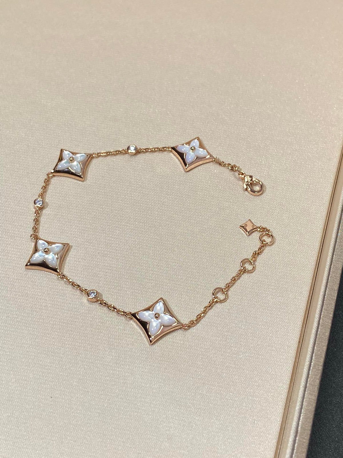 [⭐Corinne]STAR 4 MOTIF MOP DIAMOND PINK GOLD BRACELET
