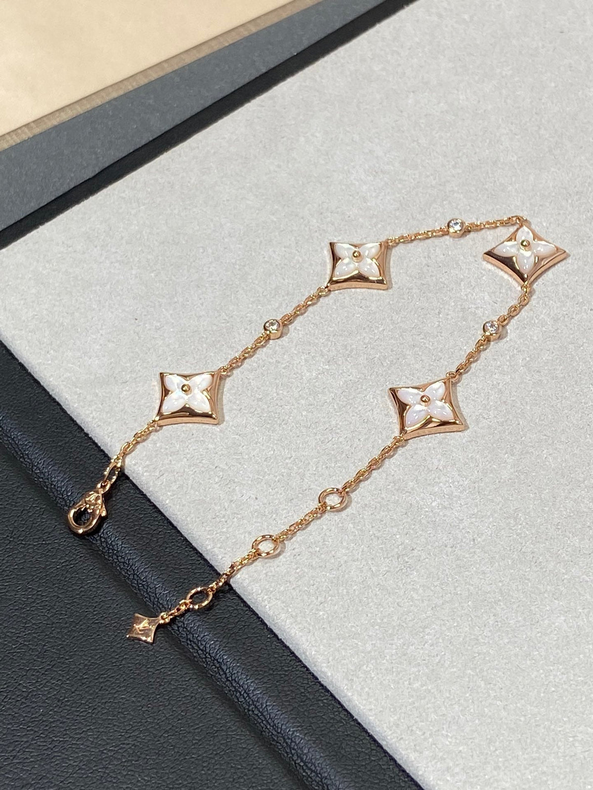 [⭐Corinne]STAR 4 MOTIF MOP DIAMOND PINK GOLD BRACELET