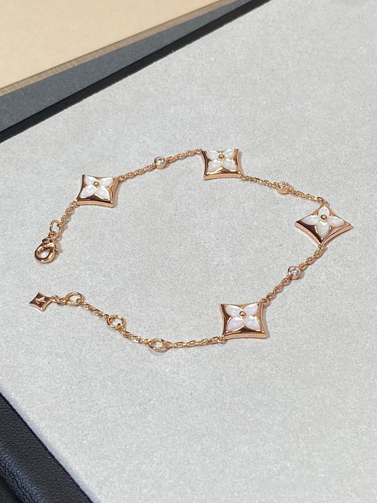 [⭐Corinne]STAR 4 MOTIF MOP DIAMOND PINK GOLD BRACELET