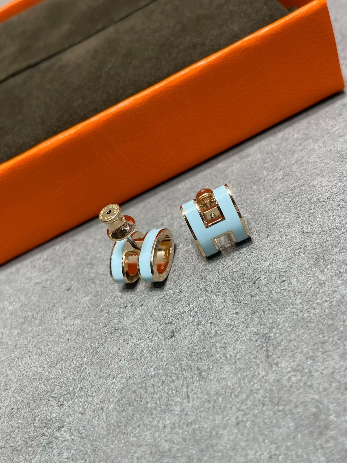 [⭐Corinne]POP H SKY BLUE STUD EARRINGS
