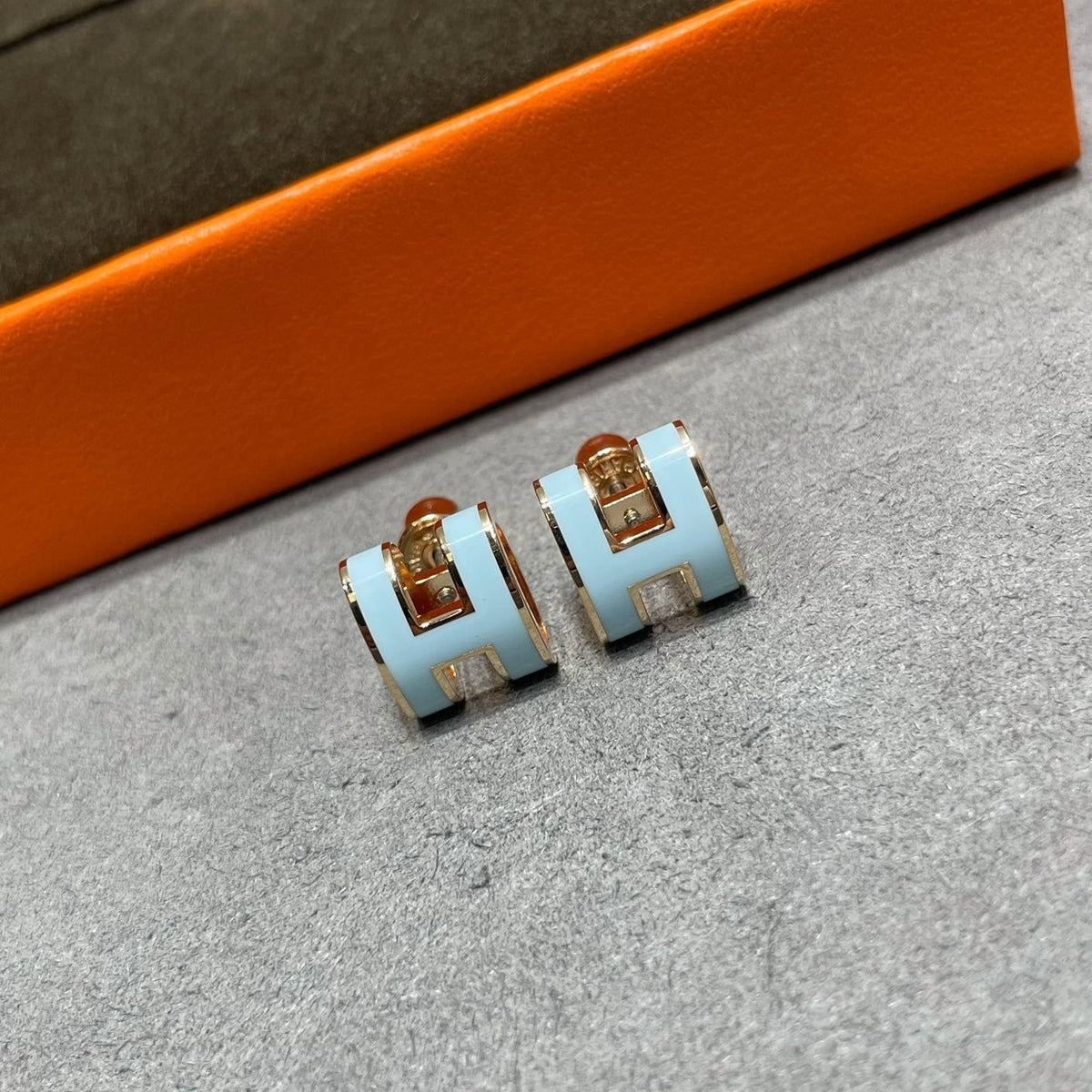 [⭐Corinne]POP H SKY BLUE STUD EARRINGS