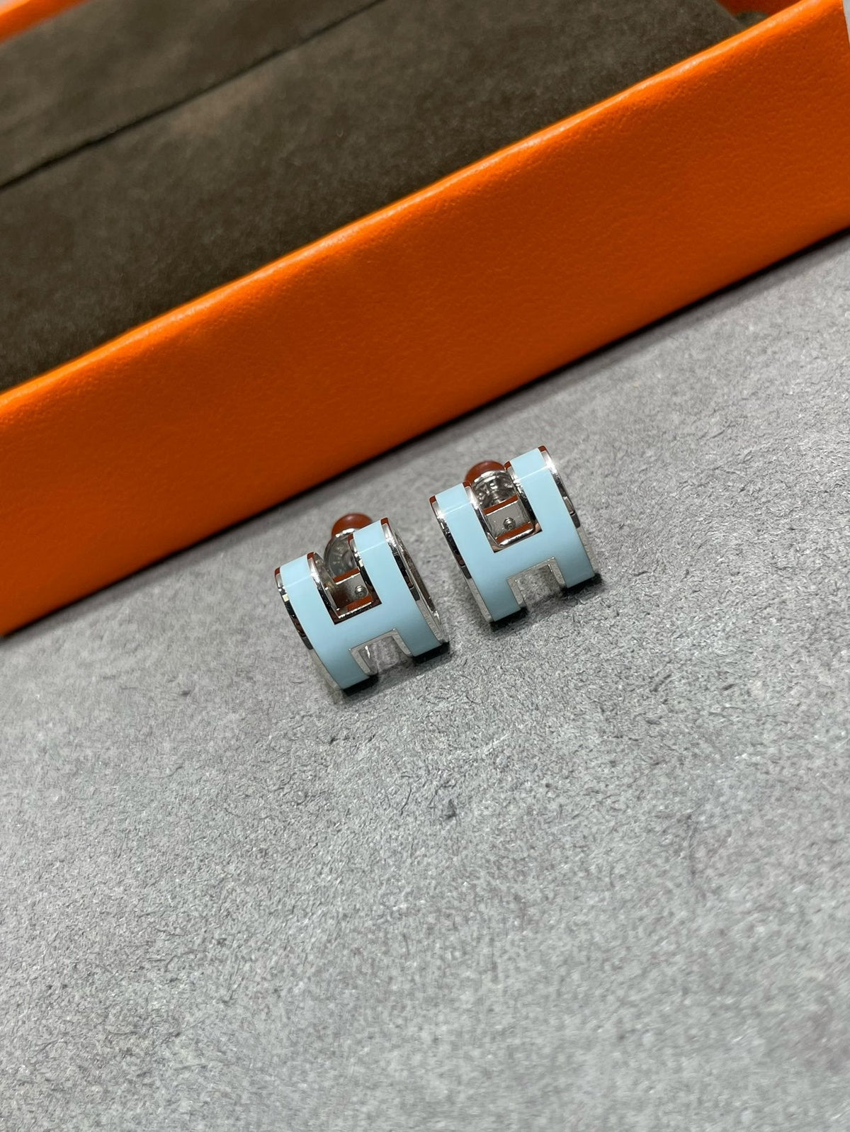 [⭐Corinne]POP H SKY BLUE STUD EARRINGS