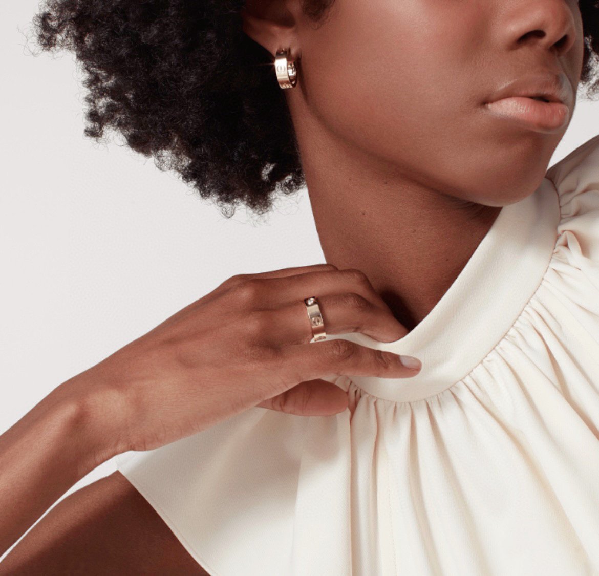 [⭐Corinne]LOVE 5.5MM EARRINGS