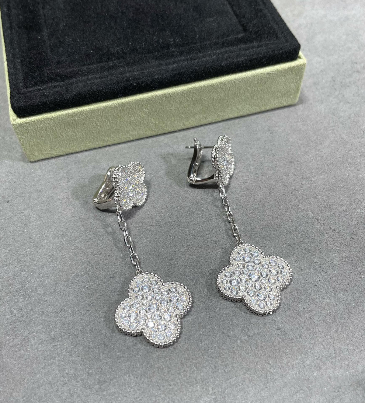 [⭐Corinne]CLOVER 2 MOTIFS DIAMOND PAVED SILVER EARRINGS