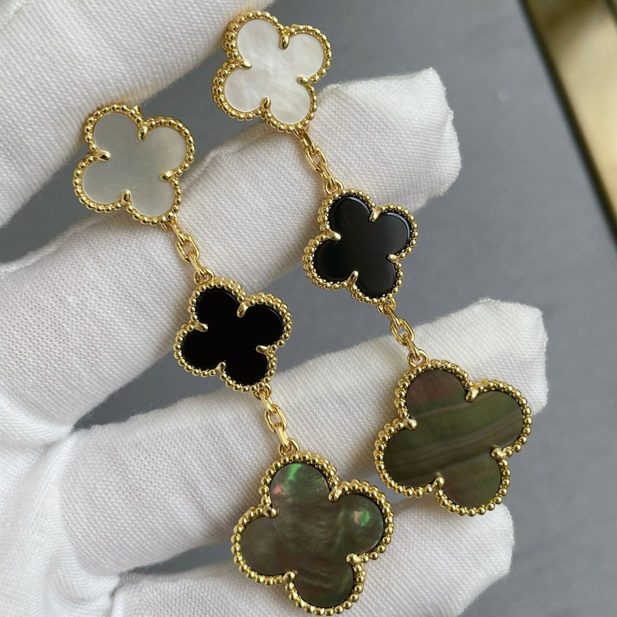 [⭐Corinne]CLOVER 3 MOTIF MOP ONYX DARK MOP PINK GOLD EARRINGS