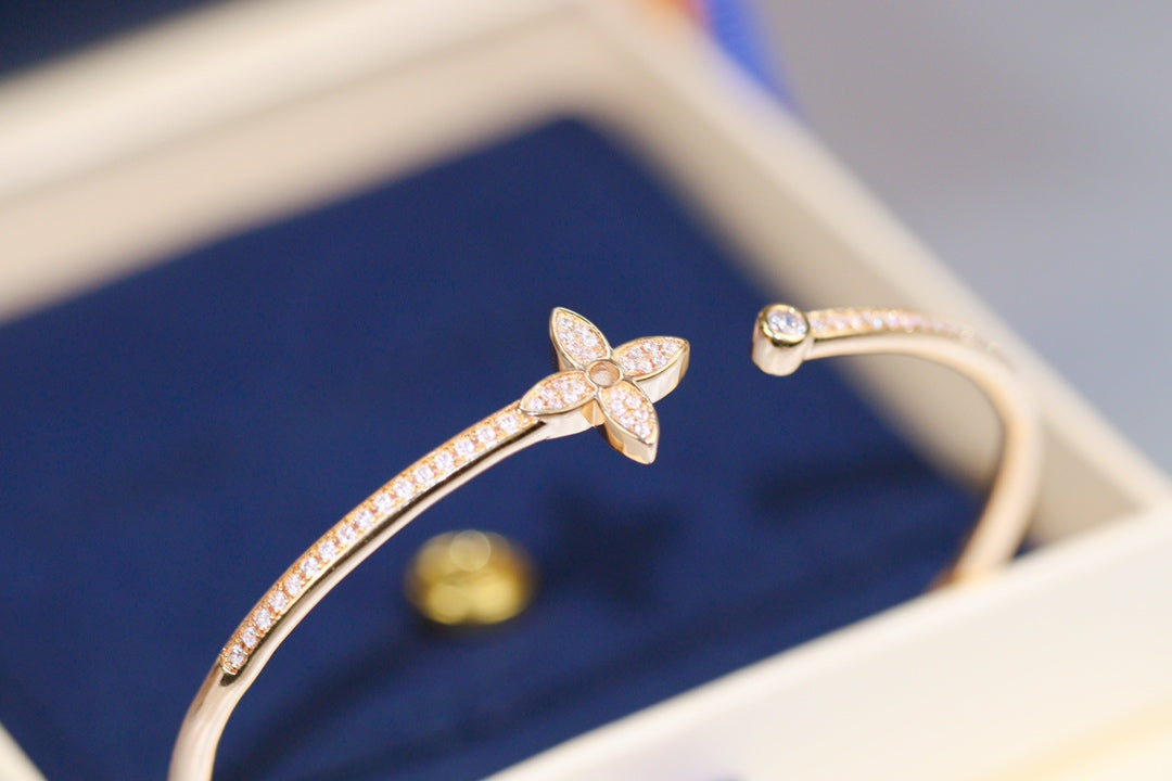 [⭐Corinne]IDYLLE PINK GOLD OPEN BRACELET DIAMOND PAVED