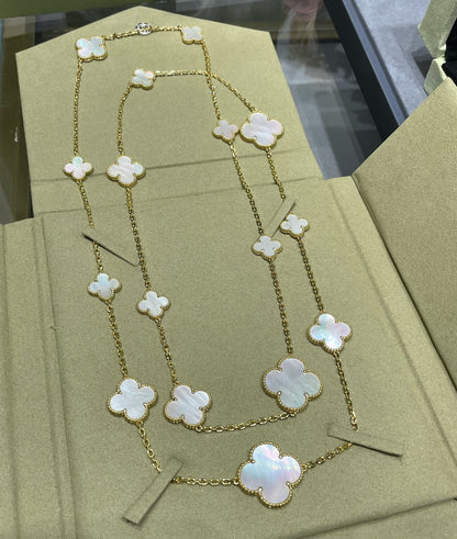 [⭐Corinne]CLOVER 16 MOTIF WHITE MOP GOLD NECKLACE