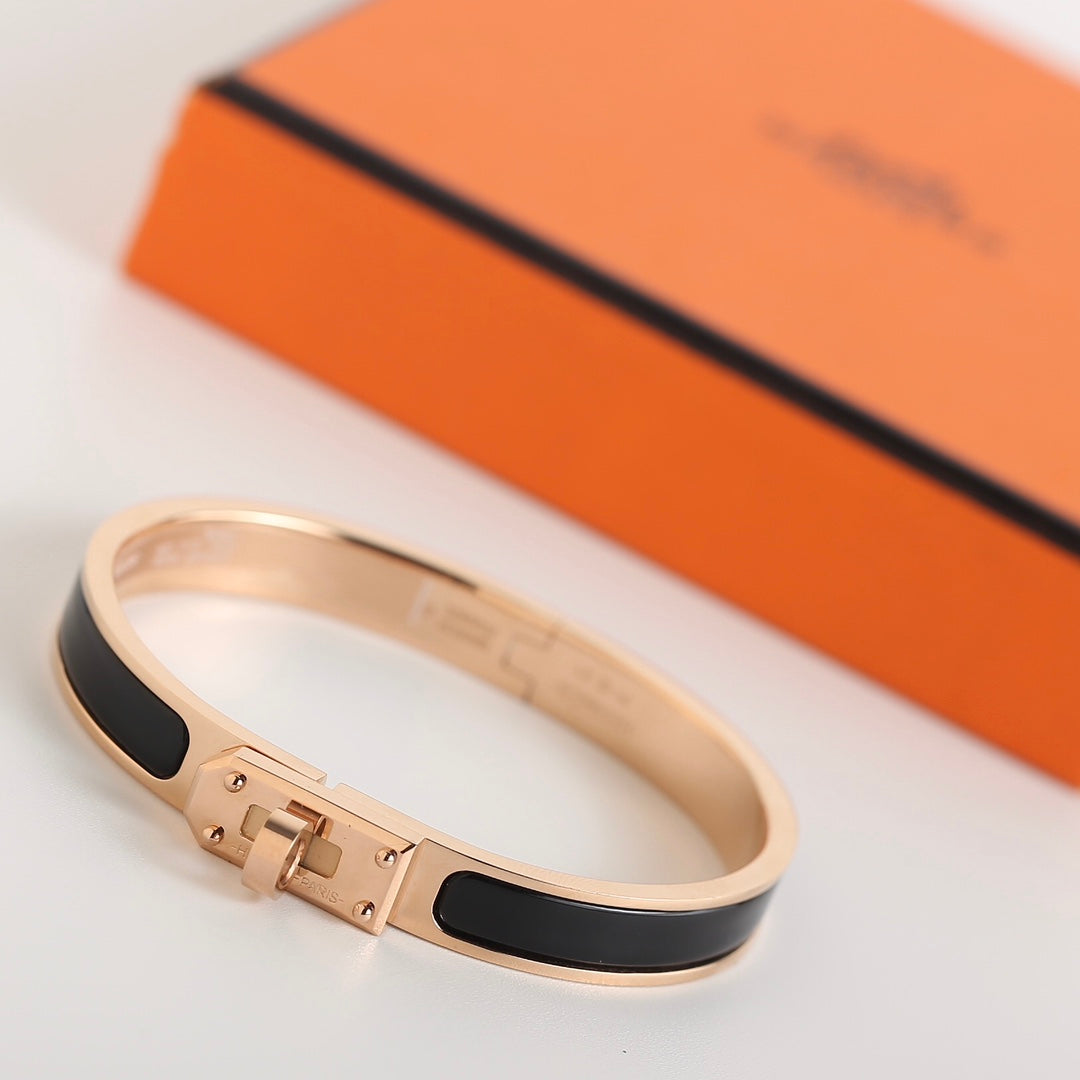 [⭐Corinne]HM KELLY BLACK BRACELET