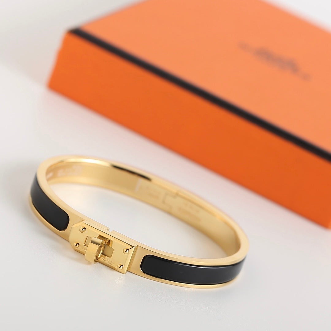 [⭐Corinne]HM KELLY BLACK BRACELET