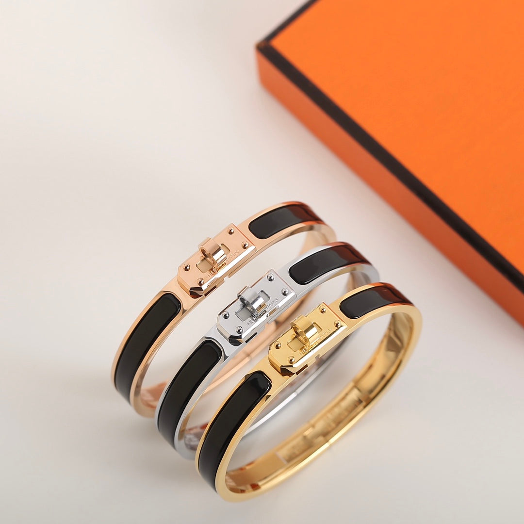 [⭐Corinne]HM KELLY BLACK BRACELET