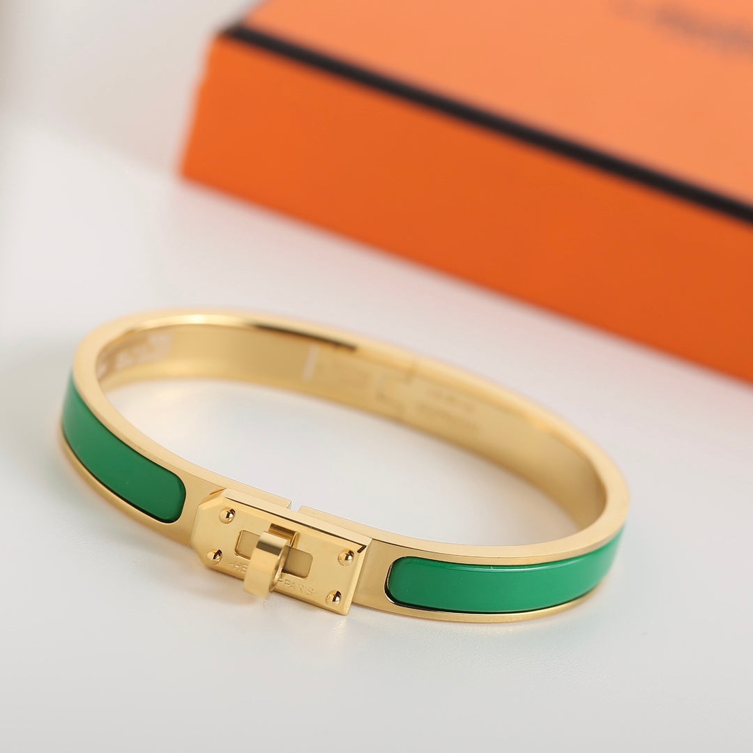 [⭐Corinne]HM KELLY GREEN BRACELET