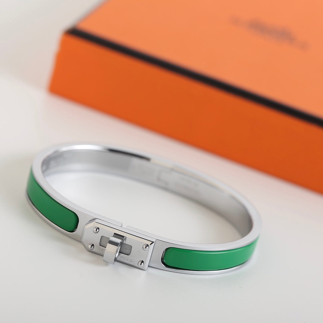[⭐Corinne]HM KELLY GREEN BRACELET