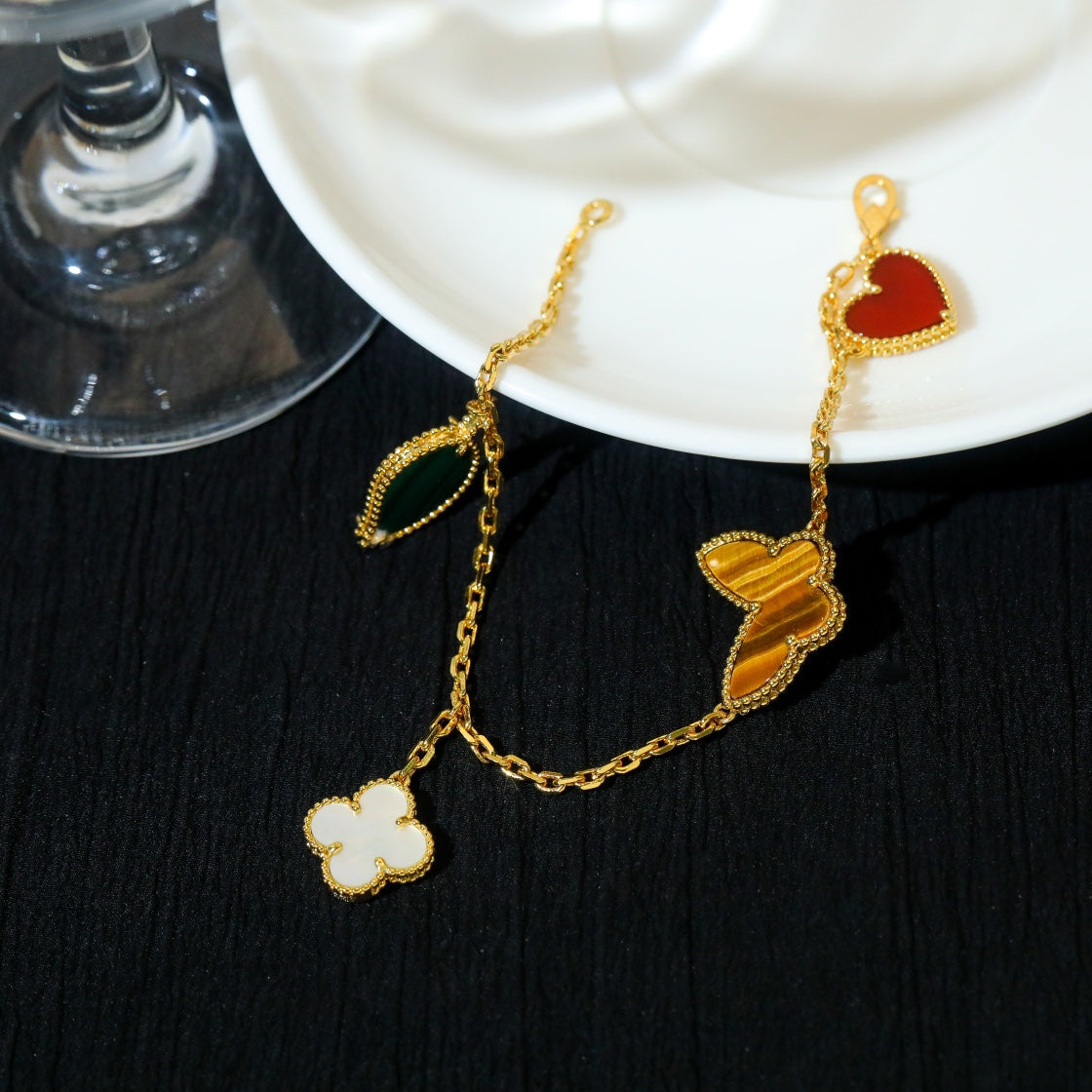 [⭐Corinne]LUCKY SPRING 5 MOTIF GOLD BRACELET