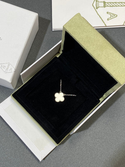 [⭐Corinne]CLOVER MEDIUM SILVER WHITE MOP NECKLACE