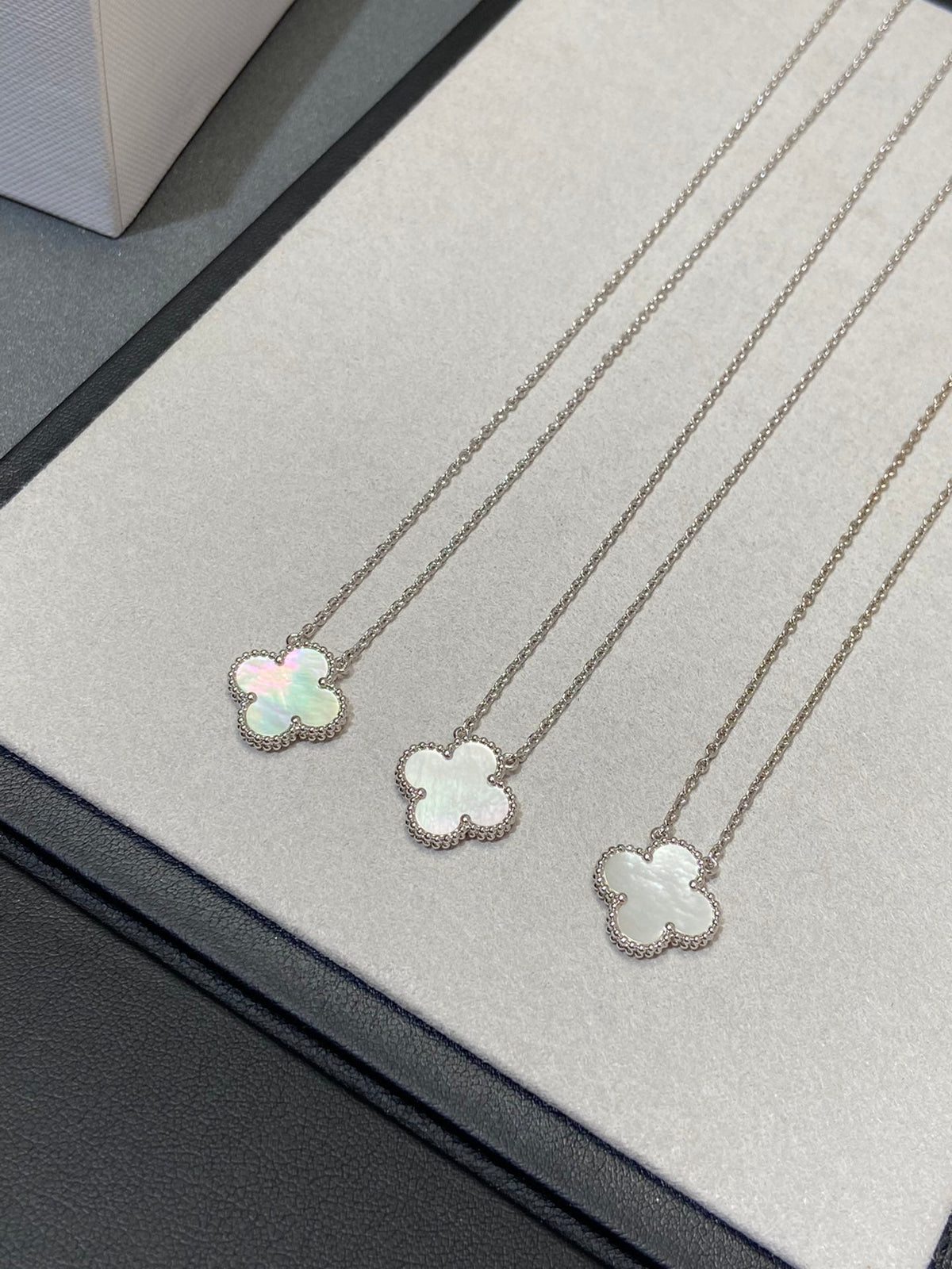 [⭐Corinne]CLOVER MEDIUM SILVER WHITE MOP NECKLACE