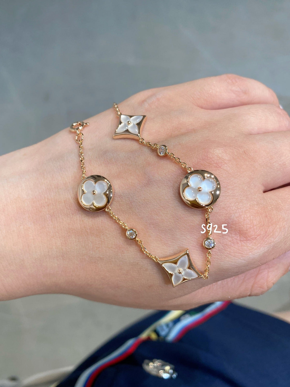 [⭐Corinne]STAR AND SUN 4 MOTIF WHITE MOP PINK GOLD BRACELET