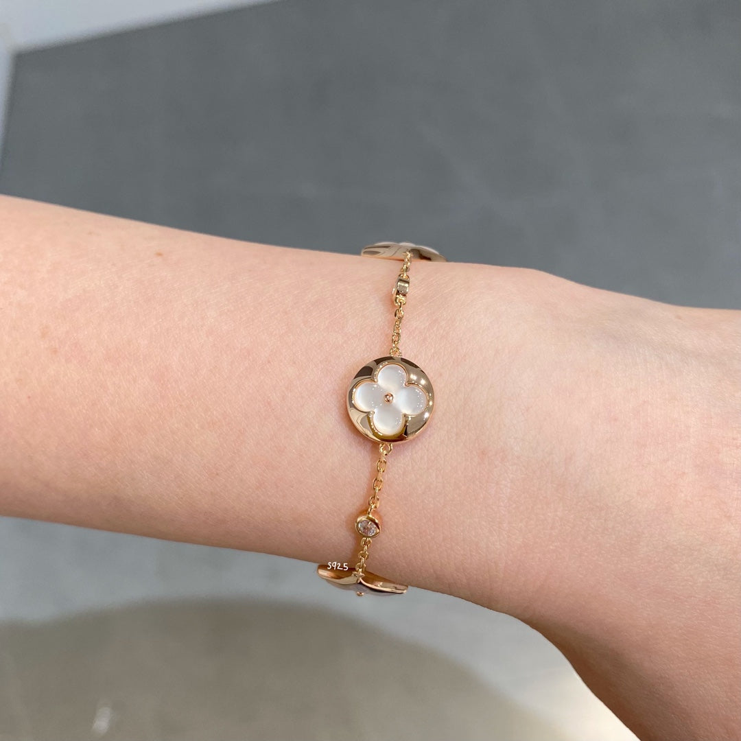 [⭐Corinne]STAR AND SUN 4 MOTIF WHITE MOP PINK GOLD BRACELET