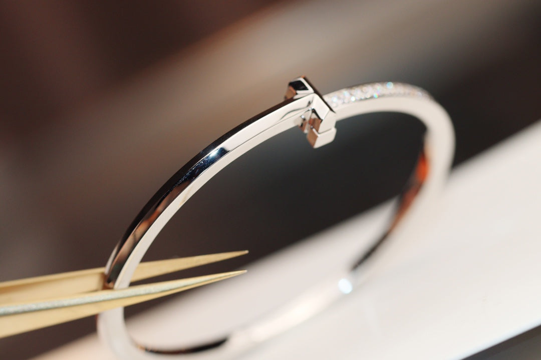 [Corinne]NARROW T1 HINGED BANGLE DIAMOND SILVER