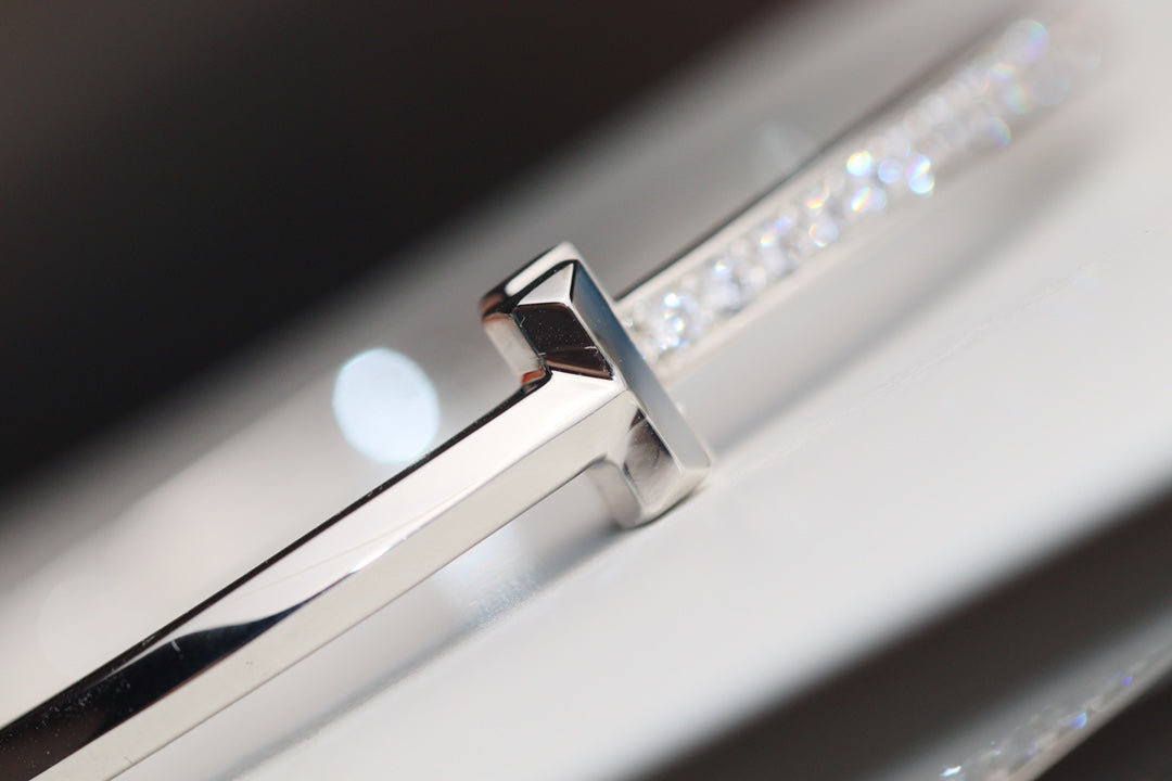 [Corinne]NARROW T1 HINGED BANGLE DIAMOND SILVER