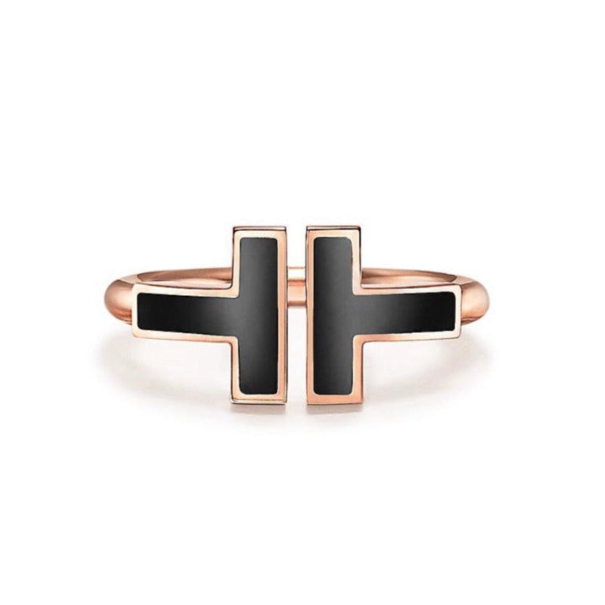 [Corinne]T SMALL ONYX PINK GOLD RING