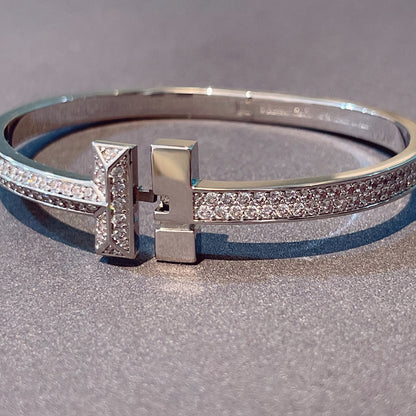[Corinne]T1 WIDE HINGED BANGLE DIAMOND PAVED BRACELET