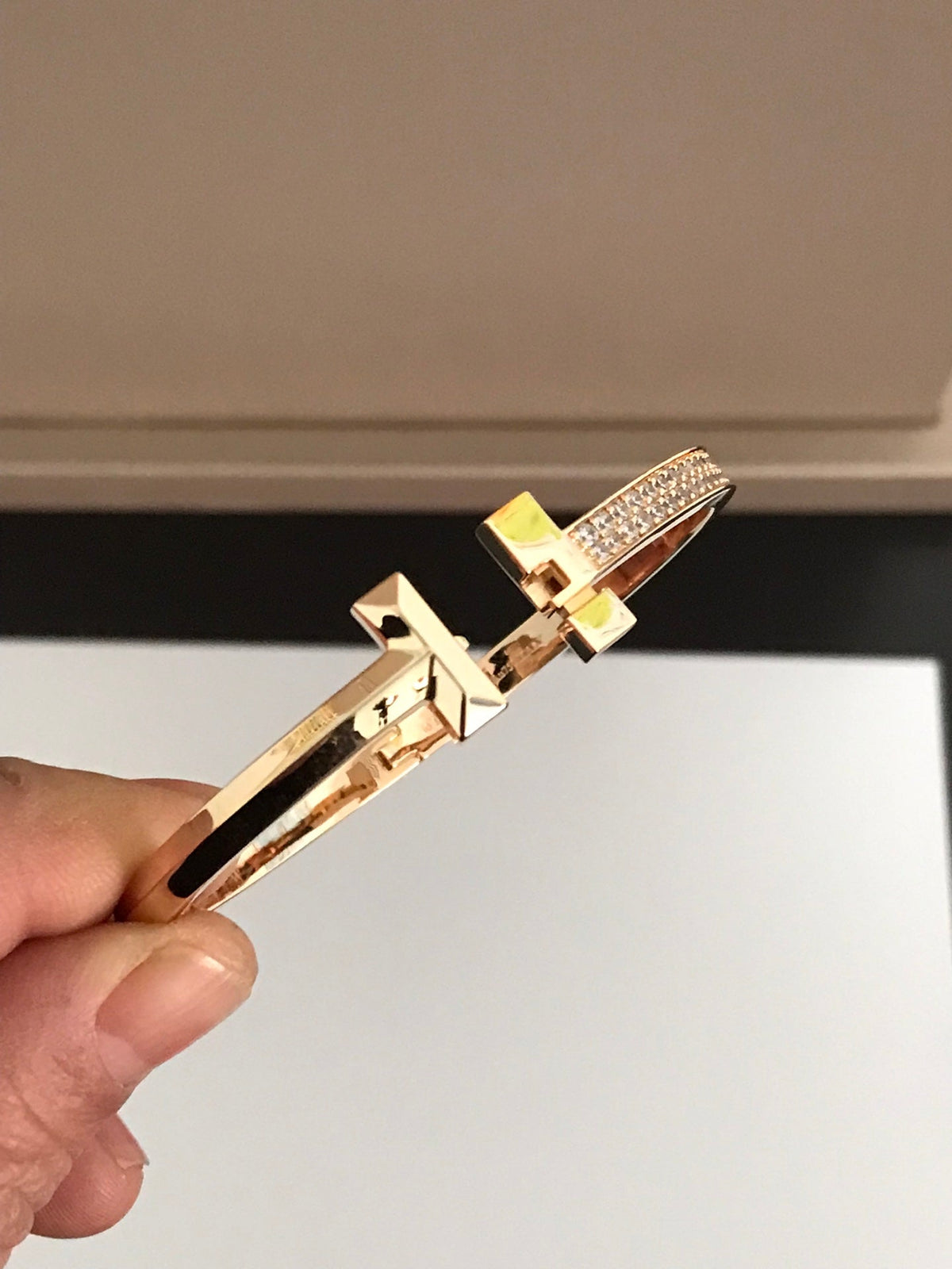 [Corinne]T1 WIDE DIAMOND HINGED BANGLE PINK GOLD