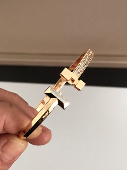 [Corinne]T1 WIDE DIAMOND HINGED BANGLE PINK GOLD