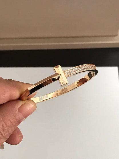 [Corinne]T1 WIDE DIAMOND HINGED BANGLE PINK GOLD
