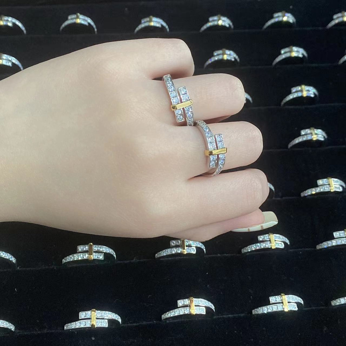 [Corinne]EDGE GOLD SILVER DIAMOND RING