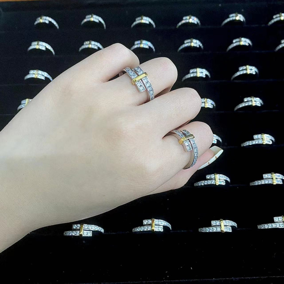 [Corinne]EDGE GOLD SILVER DIAMOND RING