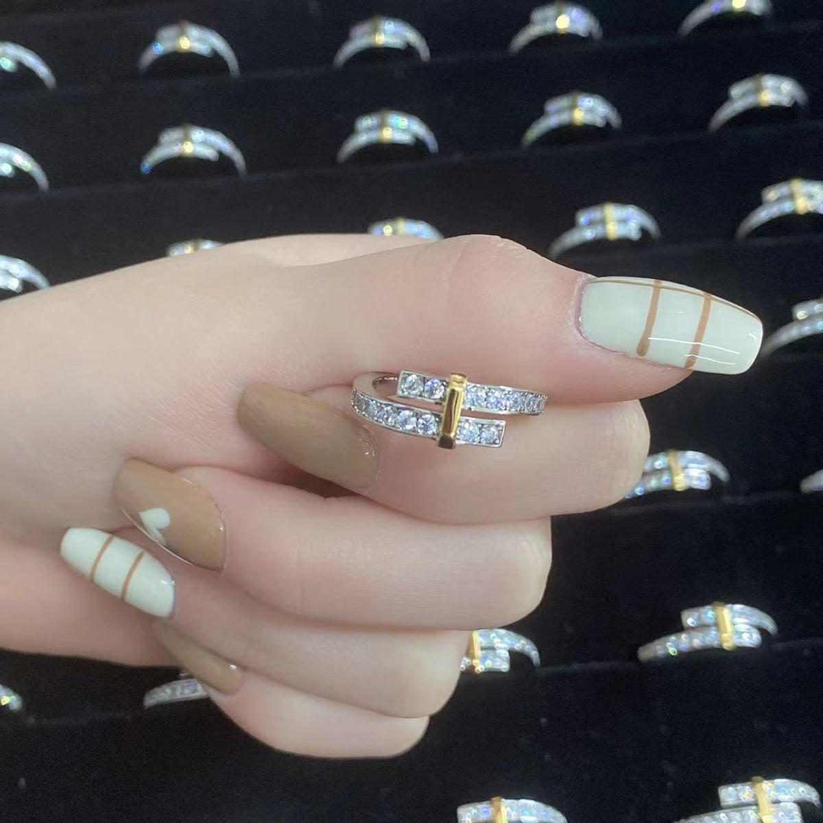 [Corinne]EDGE GOLD SILVER DIAMOND RING