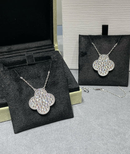 [⭐Corinne]CLOVER 25MM LARGE PENDANT DIAMOND PAVED SILVER NECKLACE