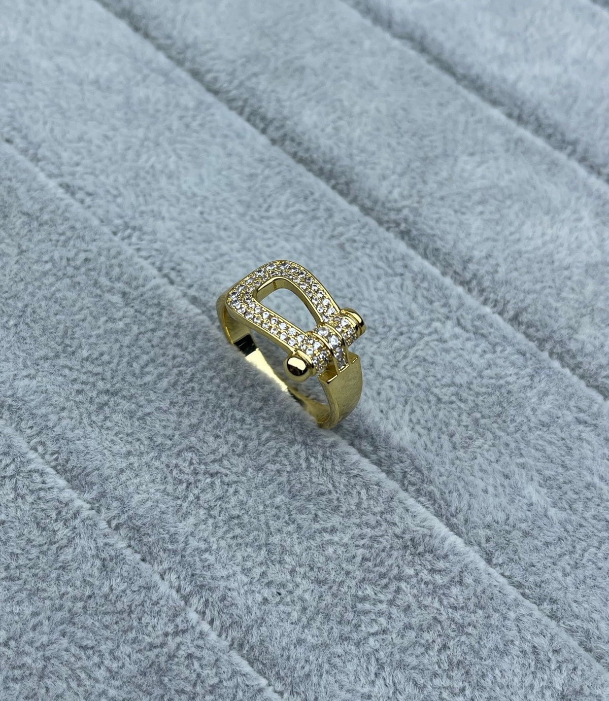[⭐Corinne]Wide Hoof-Shaped Diamond-Studded Ring
