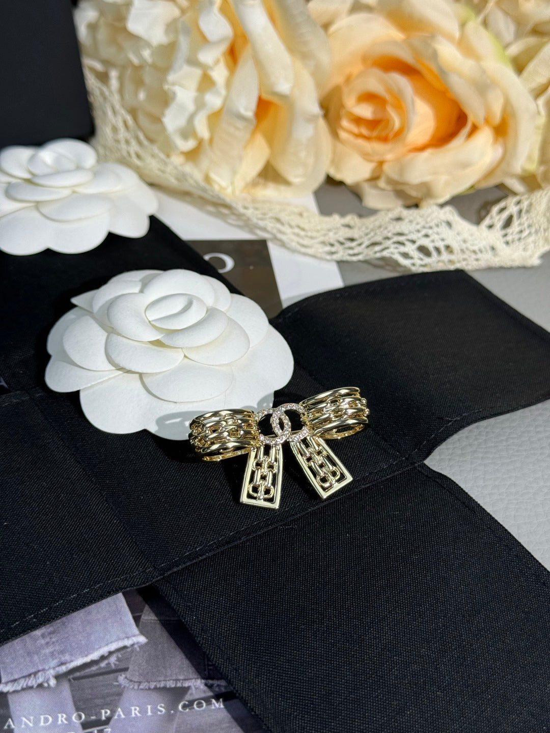[⭐Corinne]25K Hollow Bow Brooch
