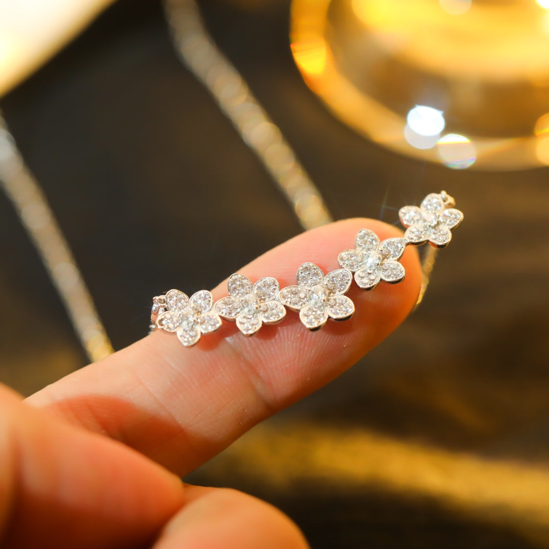 [Corinne]]wild flower diamond line pendant
